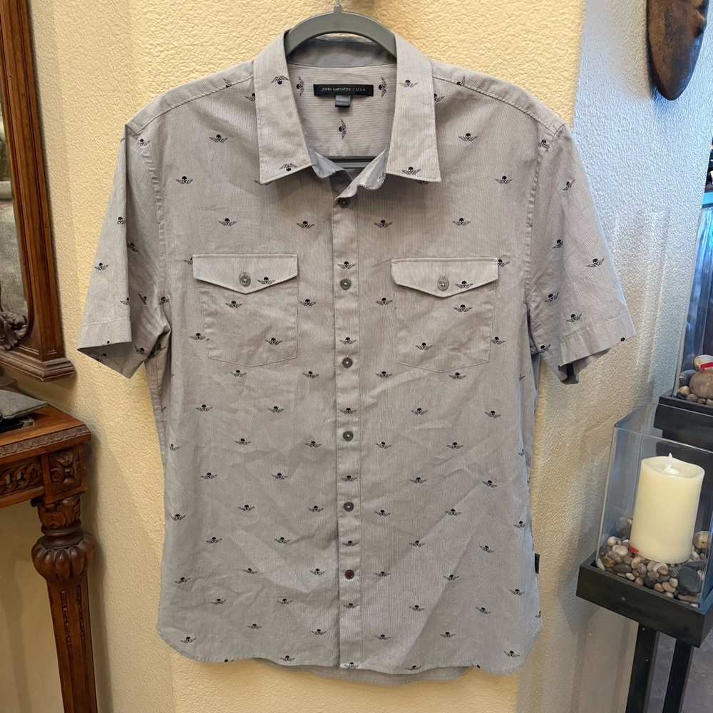 John Varvatos Men Gray All Over Skull Print Button Short Sleeve Top Size Medium